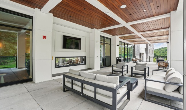 outdoor terrace outdoor amenity space at sanctuary west